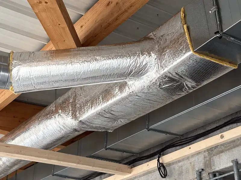 Gaines de ventilation calorifugées avec parement aluminium